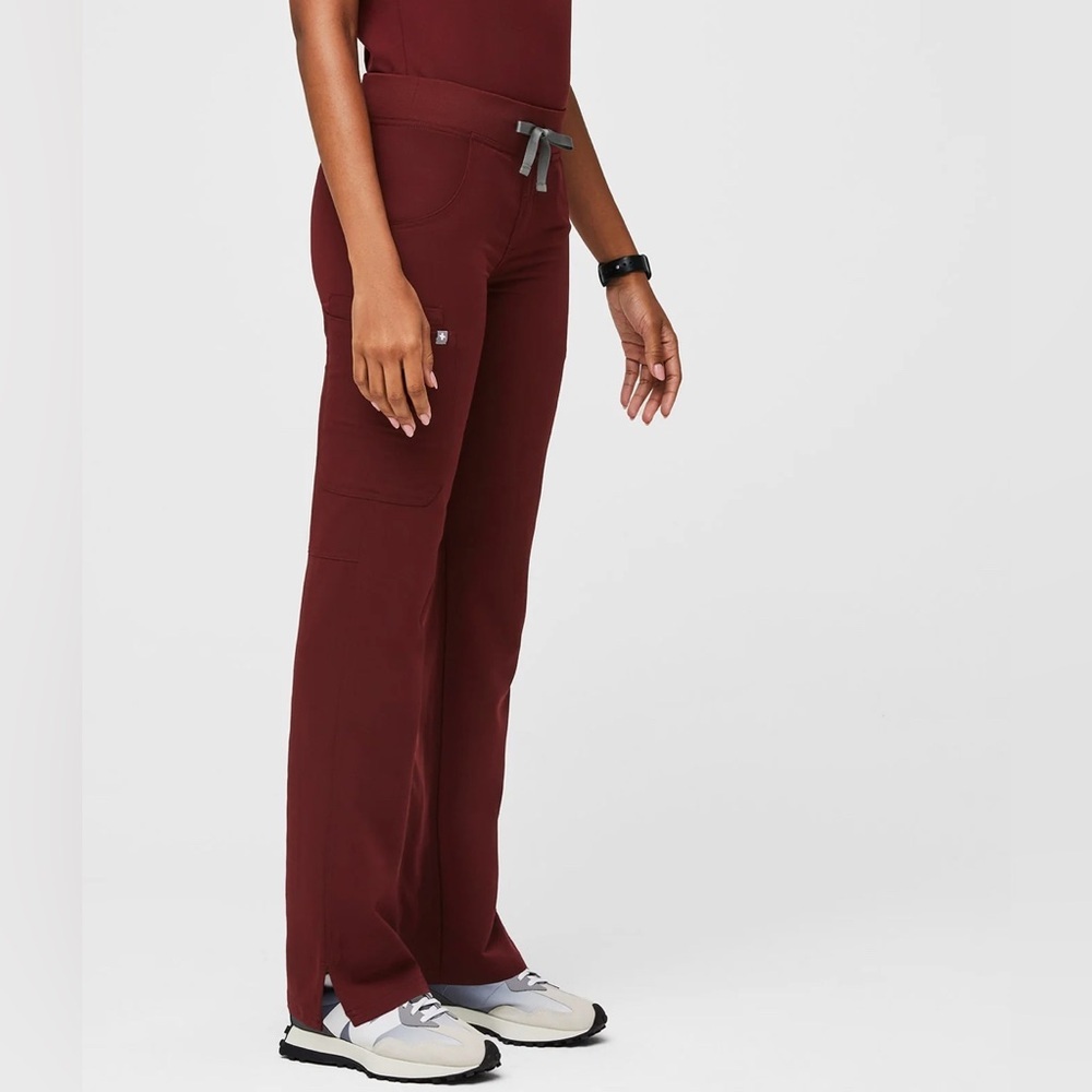 FIGS Technical Collection Kade Cargo Scrub Pants‎ Burgundy sz XL - Picture 3 of 10